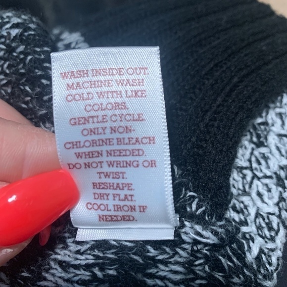 SO Cozy Black and White V-Neck Sweater - Picture 6 of 6